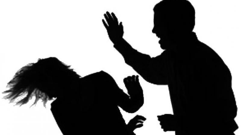 छात्रालाई जिस्क्याएको आरोपमा शिक्षकमाथि कुटपिट, विद्यालयमा तोडफोड