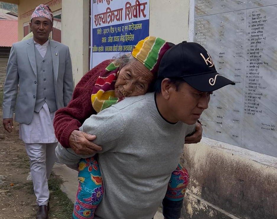 चन्दा उठाएर गाउँघर क्लिनिक स्थापना चन्दा उठाएर गाउँघर क्लिनिक स्थापना