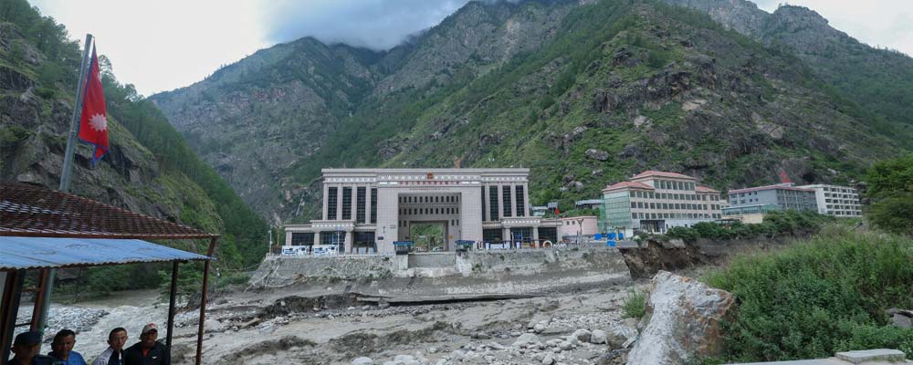 केरुङमा फसेका नेपालीलाई आज स्वदेश फर्काइँदै