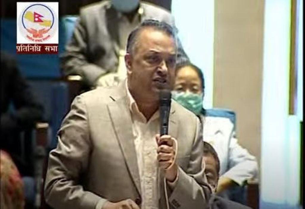 सामाजिक सञ्जाल बन्द गर्ने सरकारको निर्णय गलत : गगन थापा